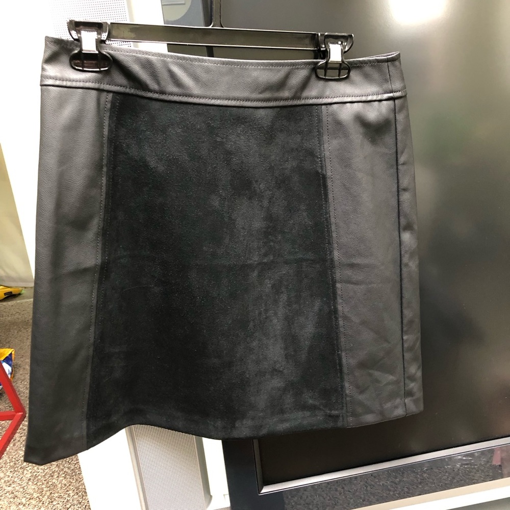 Loft Sz 6 Vegan Leather & Suede Skirt EUC - Picture 1 of 9
